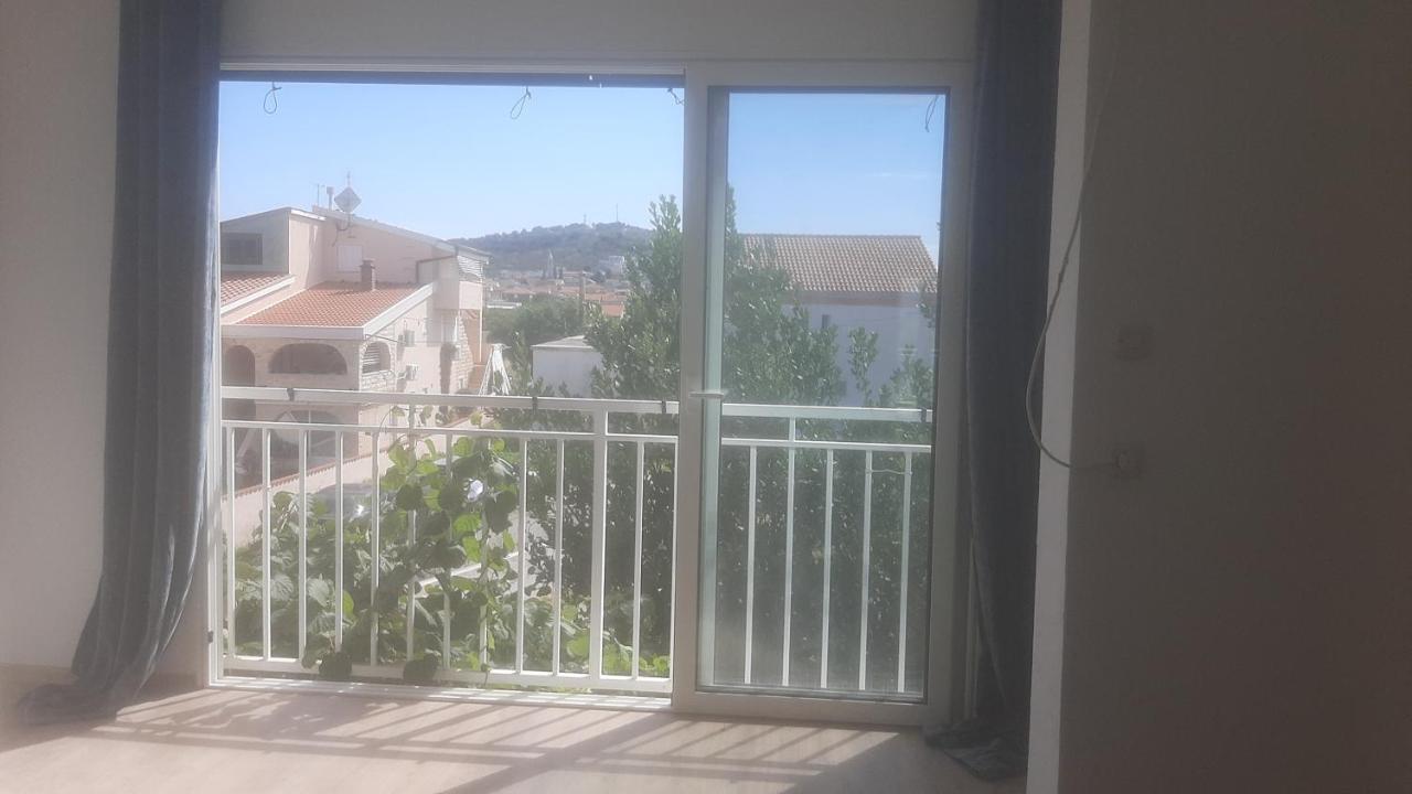 Basil Apartments And Rooms Betina  Quarto foto