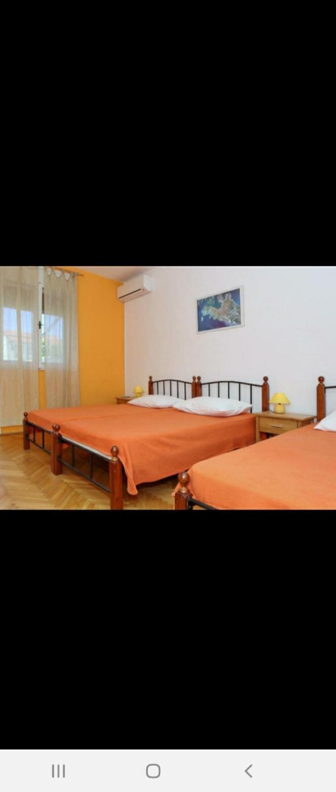 Basil Apartments And Rooms Betina  Quarto foto